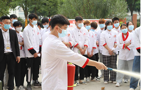 华南学校校园生活